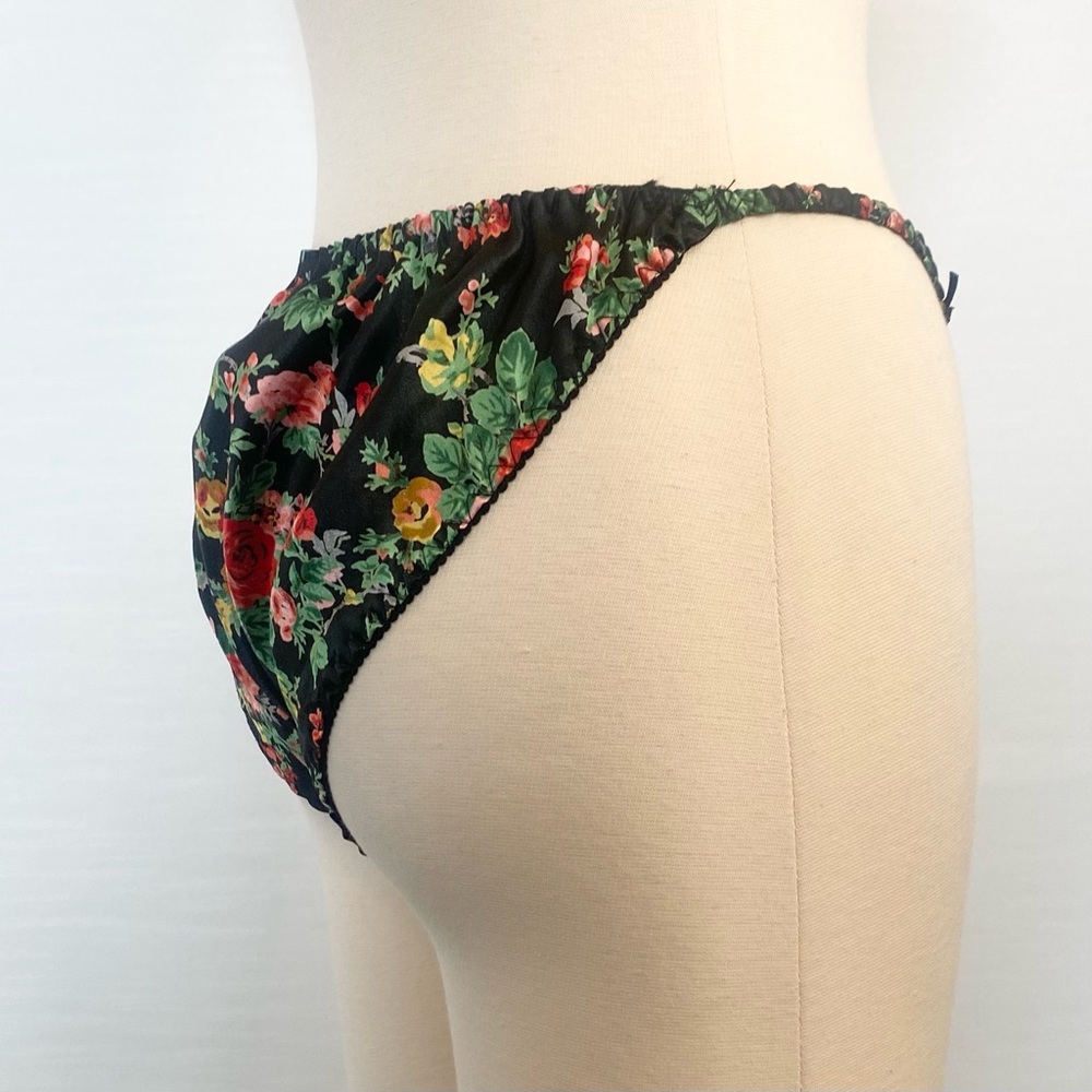 🌺SOLD🌺 NWT Vintage Victoria’s Secret Silky Satin Deadstock Bikini Panties - Picture 7 of 9